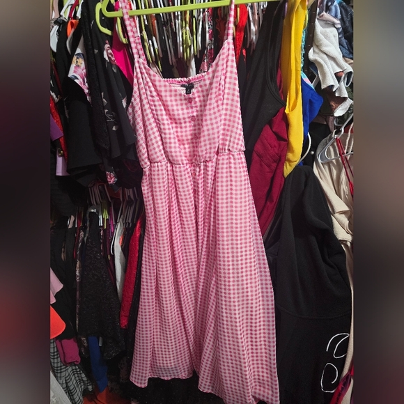 🍁🍂NWT Torrid 2x Hot Pink Gingham Chiffon Button Midi Dress - Picture 3 of 5